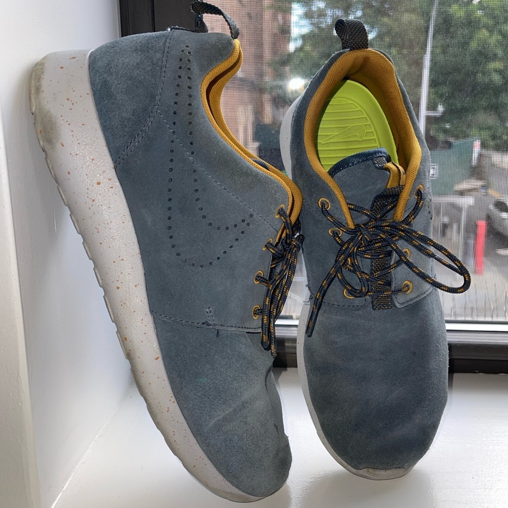 Nike Roshe Run Blue Gray and Yellow Sneakers
